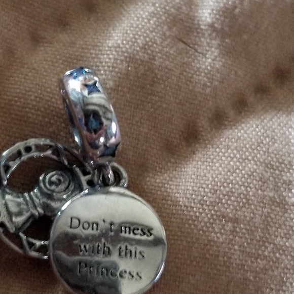 Pandora Star Wars Princess Leia Double Dangle Char - Picture 5 of 11